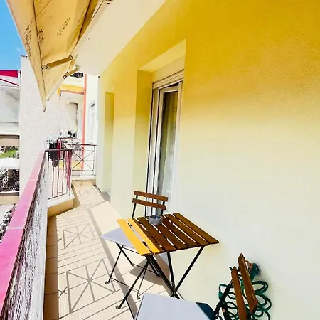 Apartmán Hillside Balcony View 4 Guests *
