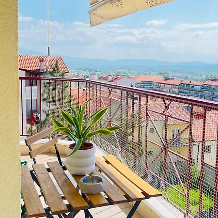 Hillside Balcony View 4 Guests *
